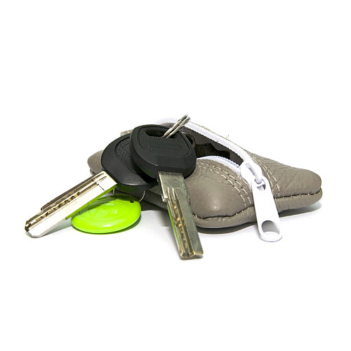 Світло-сіра шкіряна міні ключниця Gofin на замок SKG-10083