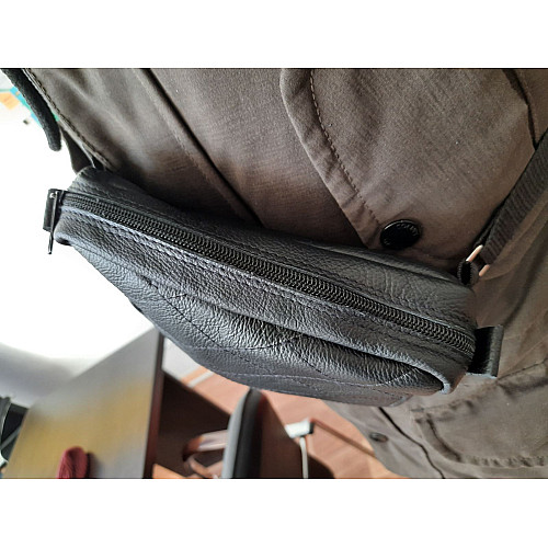 Бананка Gofin кожаная черная прямоугольная на одно отделение SMK-20026