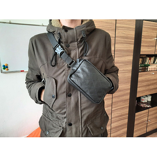 Бананка Gofin кожаная черная прямоугольная на одно отделение SMK-20026