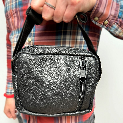 Сумка Gofin кожаная черная на плечо на четыре отделения 22х18 см SMK-20039