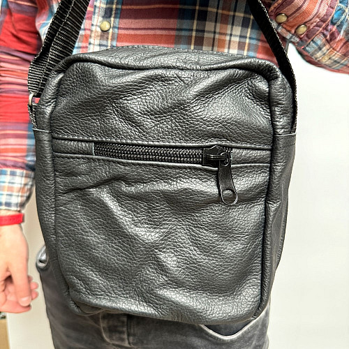 Сумка Gofin чорна кожаная черная на плечо на четыре замка 25х22 см SMK-20041 