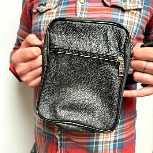 Сумка Gofin чорна кожаная черная на плечо на три замка 21х17 см SMK-20043