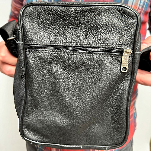 Сумка Gofin чорна кожаная черная на плечо на три замка 21х17 см SMK-20043