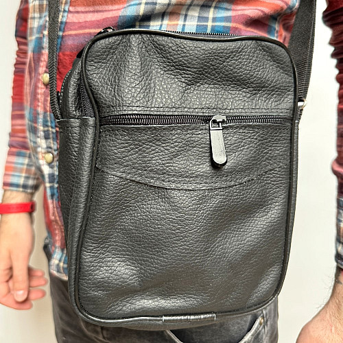 Сумка Gofin черная кожаная на плечо на четыре отделения 21х16 см SMK-20045