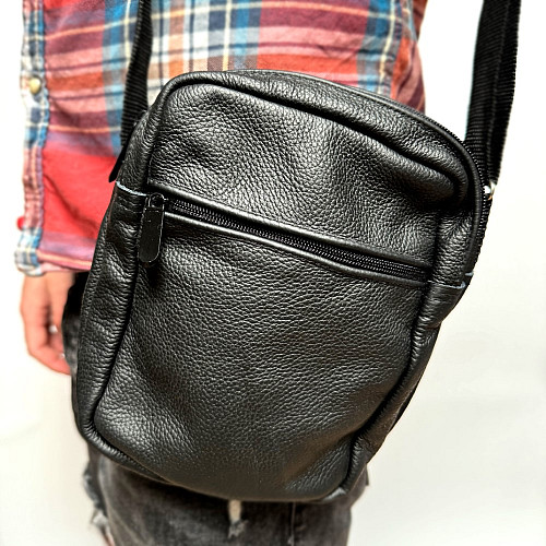 Кожаная сумка Gofin черная на плечо на четыре замка 21х18 см SMK-20047