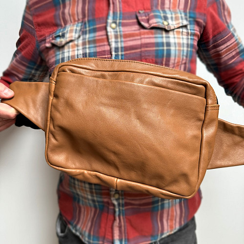 Кожаная сумка Gofin светло-коричневая на плечо на три замка 26х20 см SMK-20051