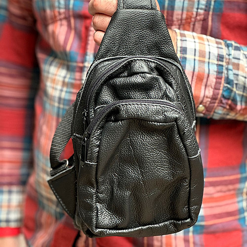 Сумка слінг шкіряна Gofin чорна на три замка 26х15 см SMK-20059