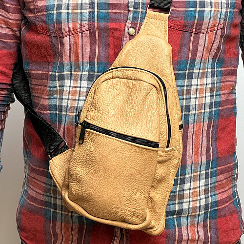 Сумка слинг кожаная Gofin бежевая на три замка 27х16 см SMK-20060