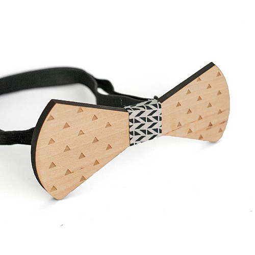 Деревянная галстук бабочка с гравировкой триугольников GBD-388