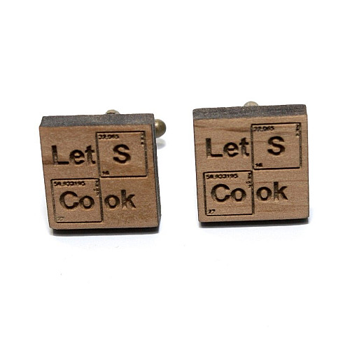 Дерев’яні запонки квадратні з надписом DZP-0645