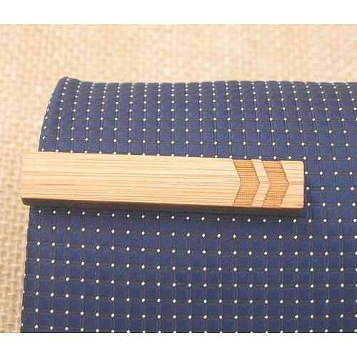 Дерев’яний затискач для краватки з подвійною стрілкою ZAG-9029