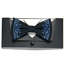 Темно-синяя вышитая бабочка №749 LM-3056