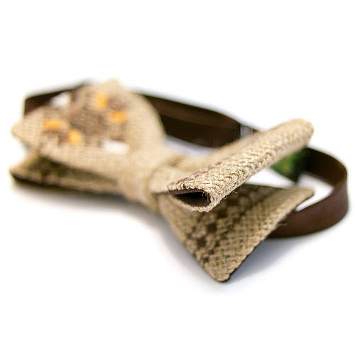 Світло-коричневий вишитий метелик з мішковини LM-3068