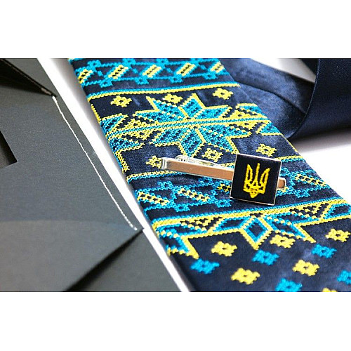 Вышитый набор с платком и зажимом Щастислав JN-0020