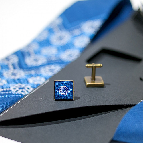 Темно-синій вишитий набір 2 в 1 з краваткою і запонками з льону №697 JN-0032