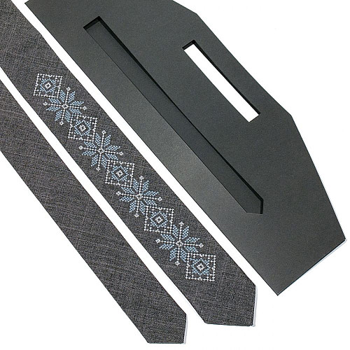 Модна тонка вишита краватка №682 LN-2068