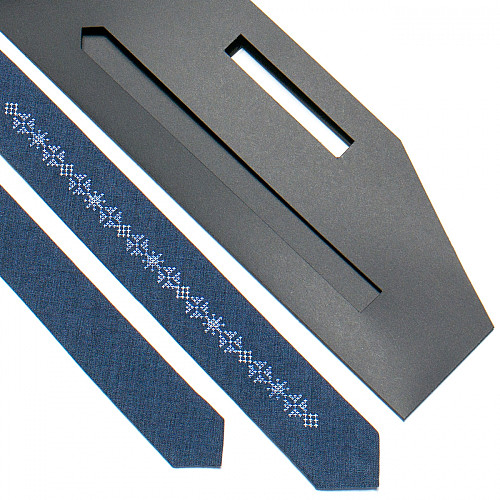 Темно-синя вузька вишита краватка №761 LN-2097