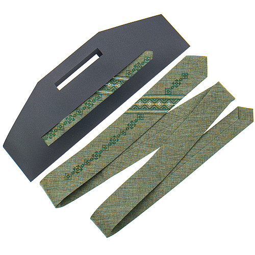 Зелена вузька вишита краватка №802 LN-2111