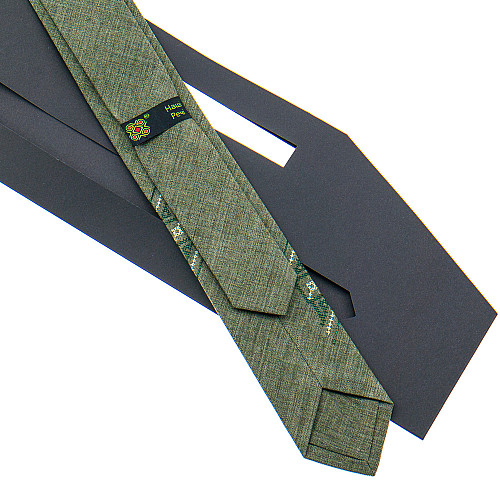 Зелена вузька вишита краватка №802 LN-2111